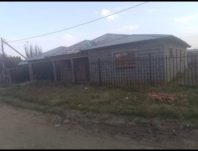 5 BEDROOM HOUSE FOR SALE IN GRASSLANDS